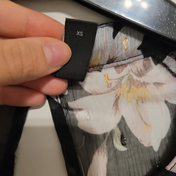 Elegant Floral Maxi Dress in Black and White - Picture 4 of 5